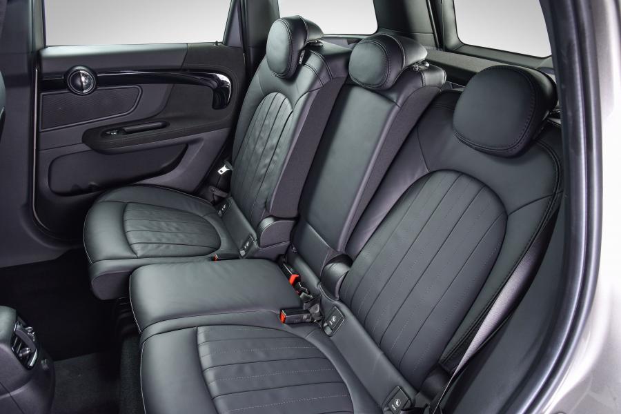 Интерьер Mini Cooper Countryman 2017 года  (ZA) (фото 8 из 40)